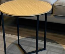 Столик приставной